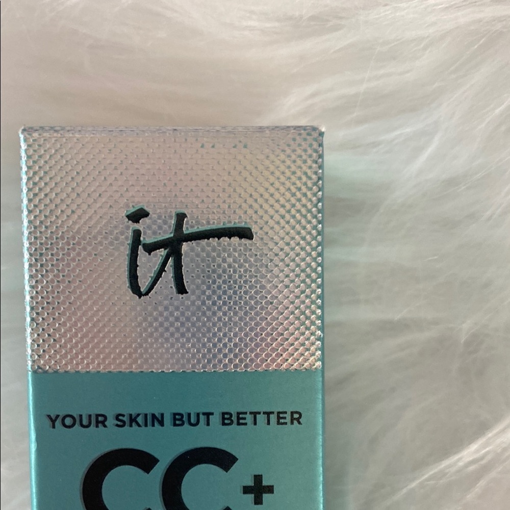 NIB IT Cosmetics Full Coverage fair/light cream - Picture 7 of 7